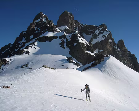 2013-04-23_11 Arrivée au Col de Peyreget, face sud de l'Ossau