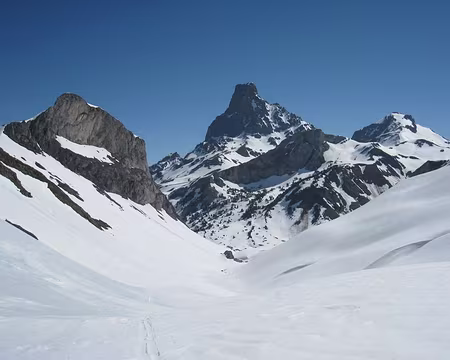 2013-04-23_25 Montée vers le Col des Moines, Pic du Midi d'Ossau