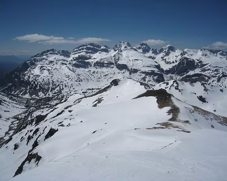 2013-04-23_30 La crête après le Pic de Belonseiche