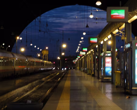 DSC02025 Donc les choses commencent à la gare de Milan Centrale.