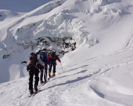 DSC02098 Mais on se regroupe devant les beaux séracs