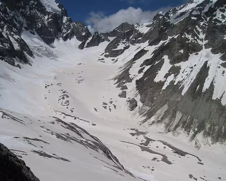 2013-06-22_07 Couloir d'accès à la pente terminale, au dessus du Glacier Noir