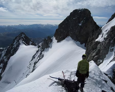 2013-06-25_21 Au sommet de la Calotte des Agneaux, devant le sommet principal des Agneaux