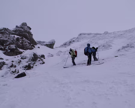 PXL008 Pas de visi, du vent; nos héros rentrent pique niquer au refuge.