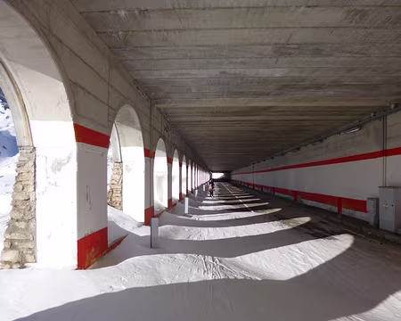 PXL003 Tunnel route du col versant italien
