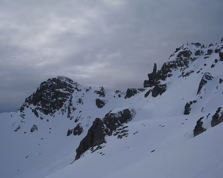 043 Aiguille du Lac, au dessus du refuge de Presset