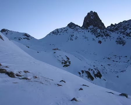 048 Au Col du Bresson, refuge de Presset et Aiguille de la Nova