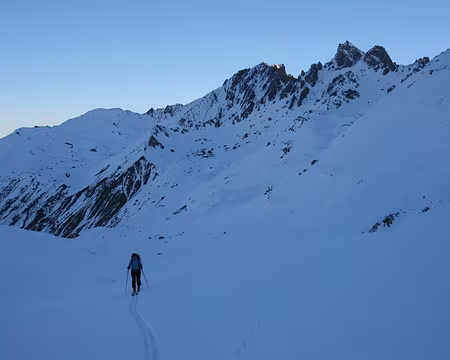 050 Montée vers le Col du Coin