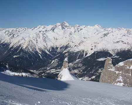 2014-03-17_15 Montée à la Cima Sella, la Presanella au loin
