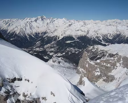 2014-03-17_17 Au sommet de la Cima Sella (2919 m), la Presanella au loin