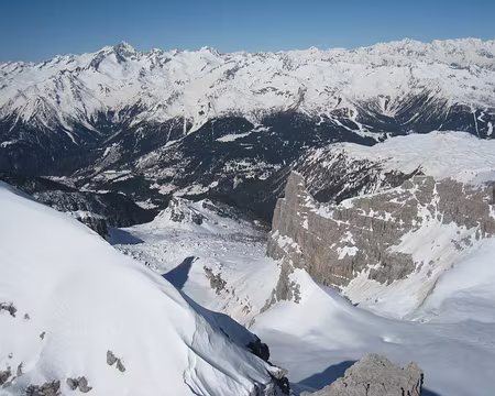 2014-03-17_24 Au sommet de la Cima Sella, Presanella et massif Ortles-Cevedale au loin
