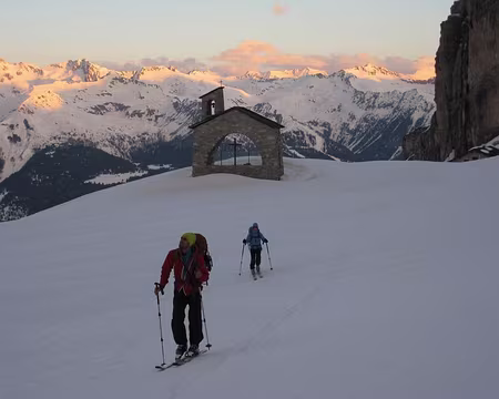 2014-03-19_07 Départ du refuge Brentei, lever de soleil sur le massif Ortles-Cevedale
