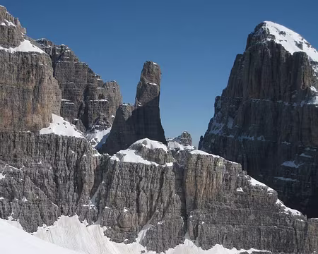 2014-03-19_25 Montée vers la Cima Tosa, Campanile Basso et Brenta Alta