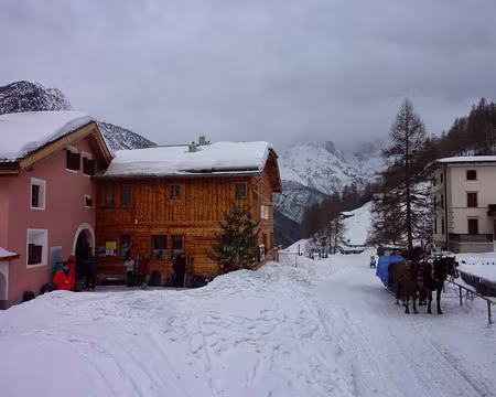 P1040458 départ en traineau