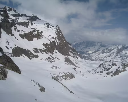 005 Descente sur le glacier de la Golette, face sud de la Grande Traversière