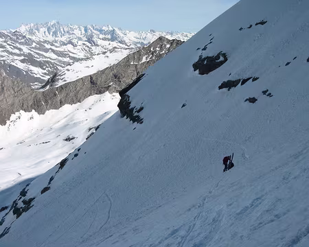092 En face W de la Grande Rousse. Il faut chausser les crampons quand on a oublié ses couteaux !