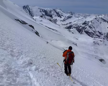 123 Descente en face NW de la Grande Rousse