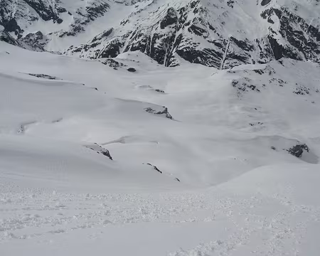126 Descente en face NW de la Grande Rousse