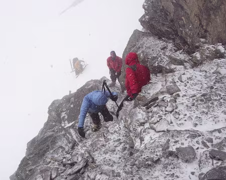 147 Descente en face sud du Col de la Grande Traversière