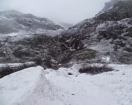 PXL023 Avalanche de fonte massive ayant entaillé une avalanche plus ancienne