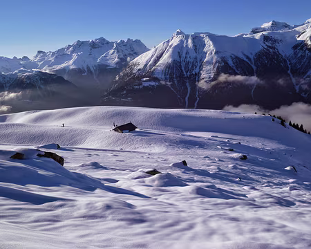 PXL007 Il y a deux maisons. Où est la 2ème?