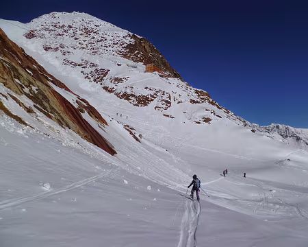 PXL018 Le dernier km, petit coup de cul pour monter à Finsteraarhornhütte