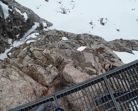 PXL045 Quelques belles longueurs...avec les chaussures de ski?