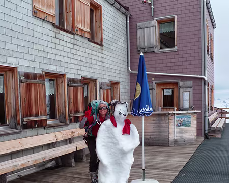 PXL047 Les chefs de course ne sont plus ce qu'ils étaient!..sûrement trop de femmes diplômées.