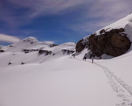 PXL017 Descente Est du Col de l'Ouille noire en direction du Refuge du Carro, on voit bien les plaques à vent
