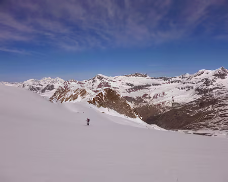 PXL065 A l'approche du col de Trièves Ouille Noire au centre au fond sur la gauche grande motte et grande casse, a droite grande aiguille rousse