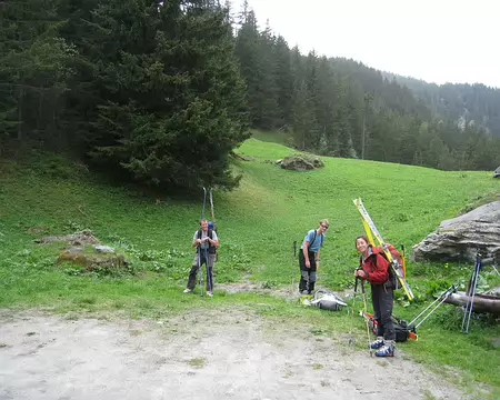 2014-05-22_01 Départ du Mayen du Revers à 1410 m