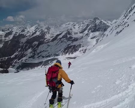2014-05-23_39 Descente du Petit Combin sur le glacier des Follats