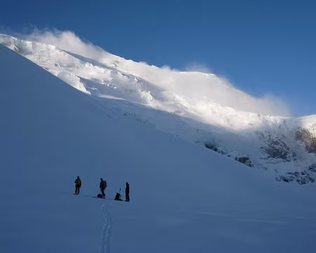 2014-05-24_06 Sur le glacier de Corbassière, le Grand Combin se dévoile