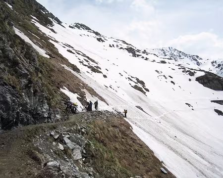 2014-05-25_62 Descente de la cabane FXB sur Fionnay