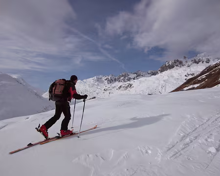 PXL004 J1: montée à Albert Heim hutte