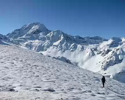 2015-02-07_17 Au sommet du Liset de Hount Blanque, le Pic du Midi de Bigorre au loin