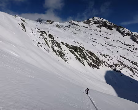 2015-03-01_09 Montée vers le Col du Corborant, vallon de San Bernolfo