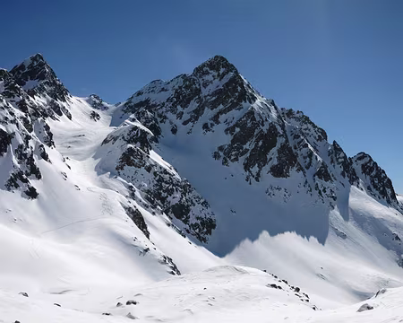 2015-03-01_24 Descente du Col du Corborant, au dessus du lac de Rabuons