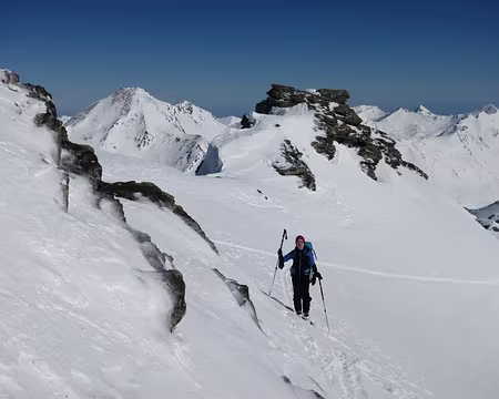 2015-03-06_17 Arrivée au sommet du Grand Glaiza, Bric Froid à l'arrière-plan