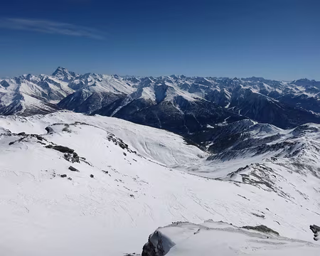 2015-03-06_18 Au sommet du Grand Glaiza, le Viso au loin