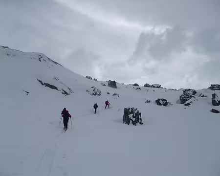 en montant dessus du chalet du parc national de la Vanoise de Plan des eaux en montant au dessus de Plan des Eaux