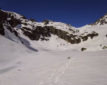PXL004 Lacs de l'Embarrat - au fond col de Bassia et à gauche Soum de Bassia