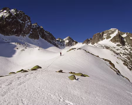 PXL025 Sur la Crête de Cambalès - en face col d'Aragon - à droite Pic de Cambalès - à gauche Pène d'Aragon