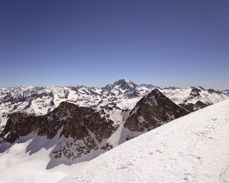 PXL034 Du sommet du Pic de Cambalès - Grande Fache et Vignemale