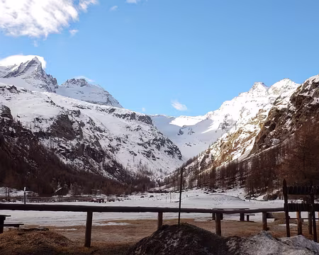 01 J1 - le fond du valsavarenche depuis Pont