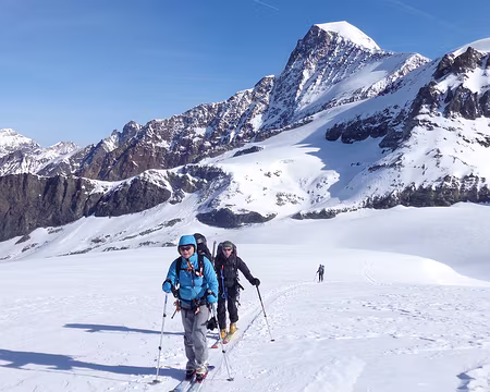 2015 05 10 - S116-140-LBO-029z2654 Montée dominée par l'Alphubel vaincu la veille