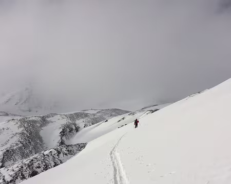 Neige soufflée sur les croupes... Neige soufflée sur les croupes...