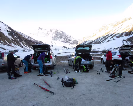 Val d'Isère au Parking - La neige est encore là Val d'Isère au Parking - La neige est encore là