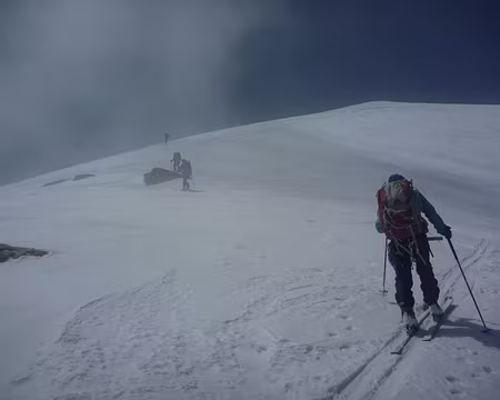 Le brouillard se lève sur la pointe NE du Chatelard Le brouillard se lève sur la pointe NE du Chatelard