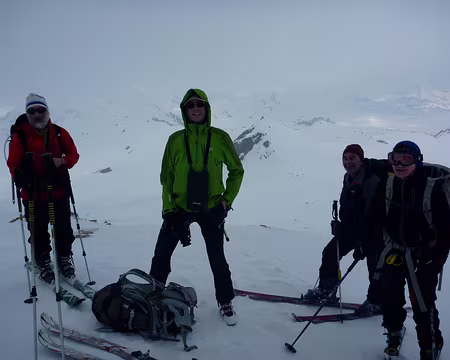 Dernière bosse sous les nuages. On ne fera pas Méan Martin sous le brouillard. Dernière bosse sous les nuages. On ne fera pas Méan Martin sous le brouillard.